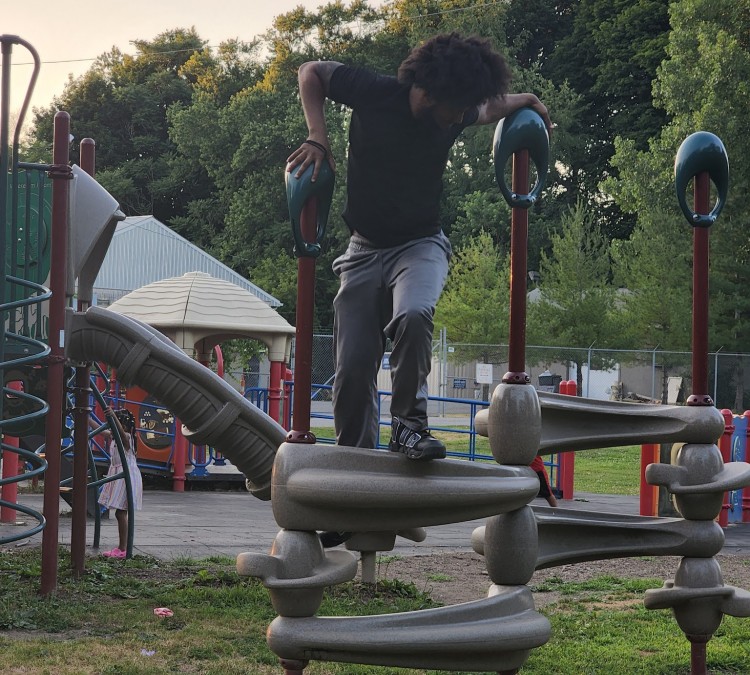 foster-pavilion-playground-photo